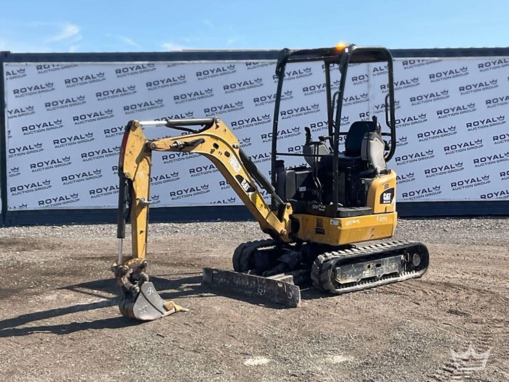 2014-caterpillar-301.7d-cr-image-1