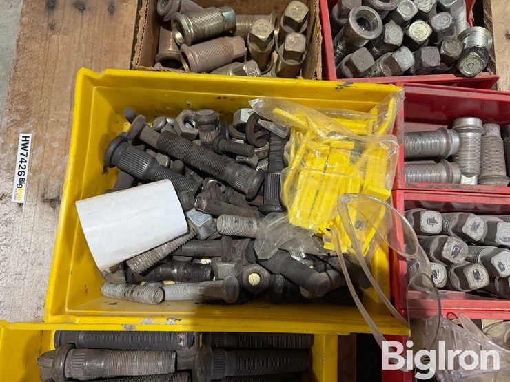 pallet-of-misc-truck-parts-image-12