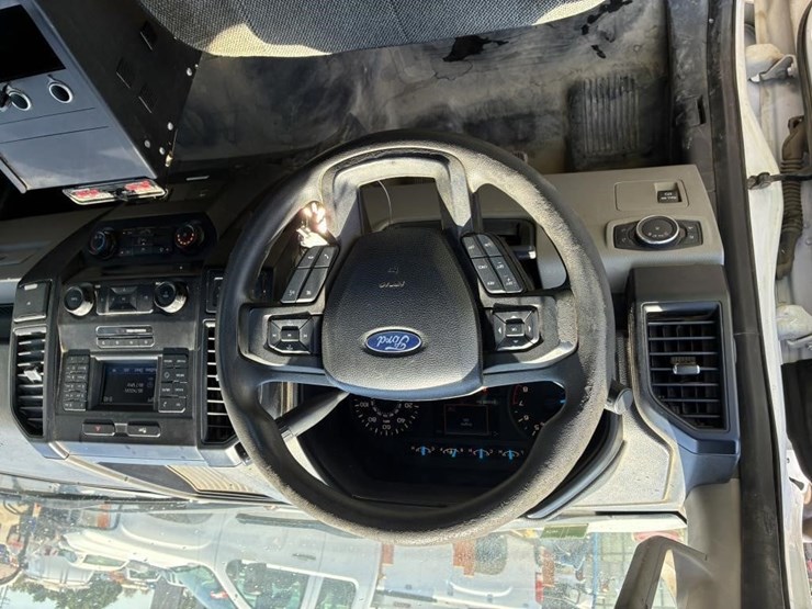 2016-ford-f150-xl-image-14