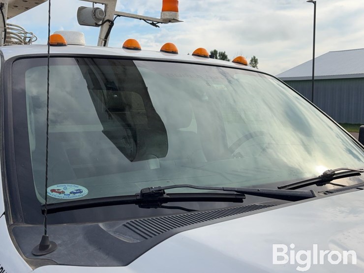 2016-ford-f550-image-16