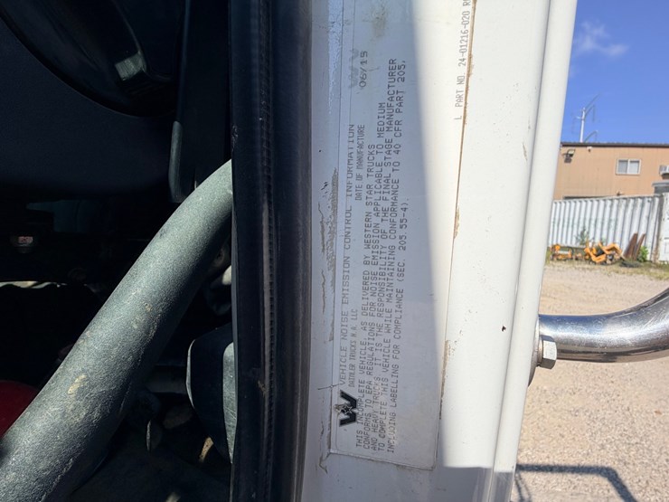 2016-western-star-4700-image-122