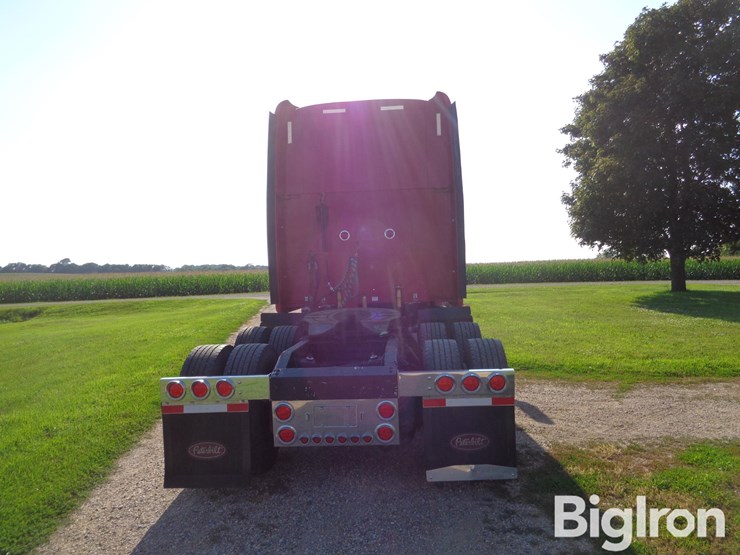 2013-peterbilt-587-image-12
