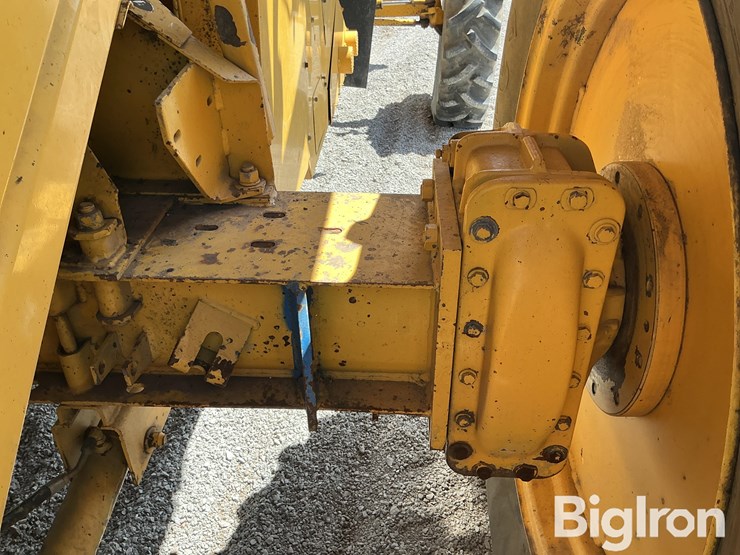 1991-new-holland-tr86-image-16