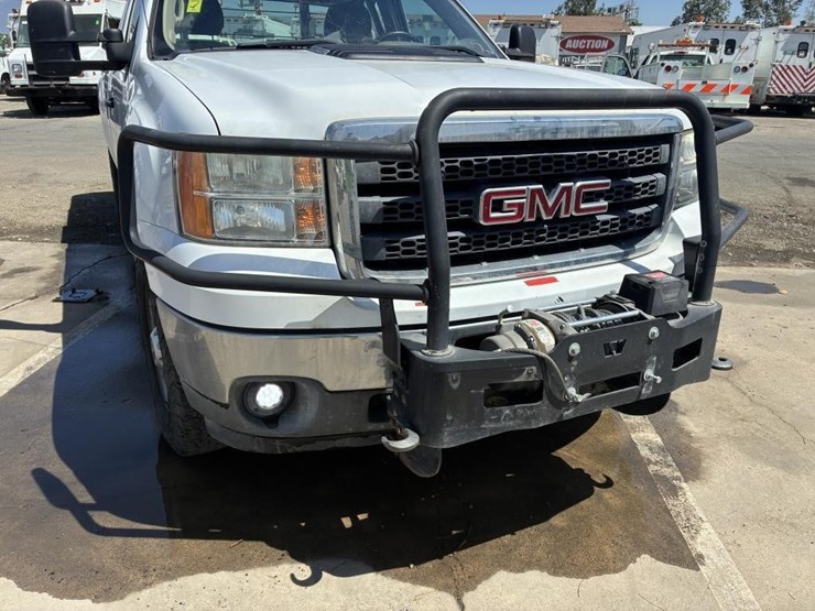 2012-gmc-sierra-2500hd-image-13