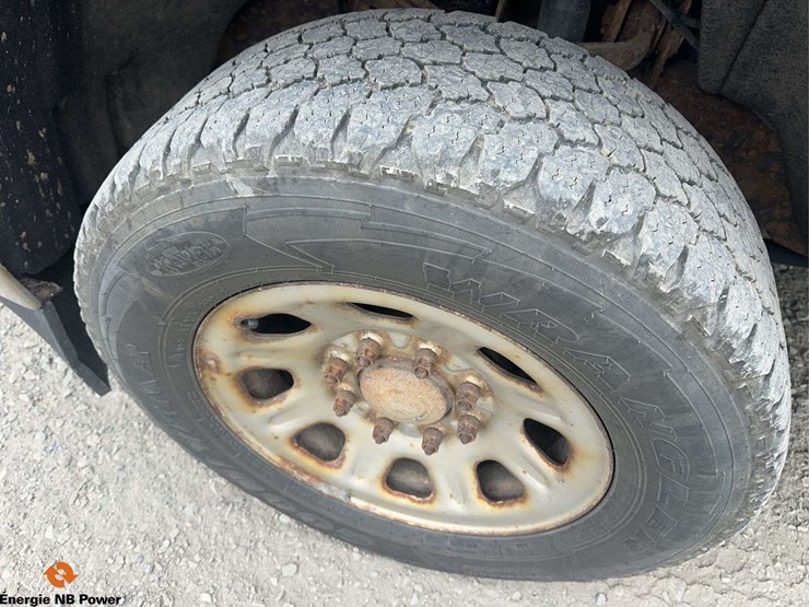 2015-chevrolet-silverado-3500hd-image-9