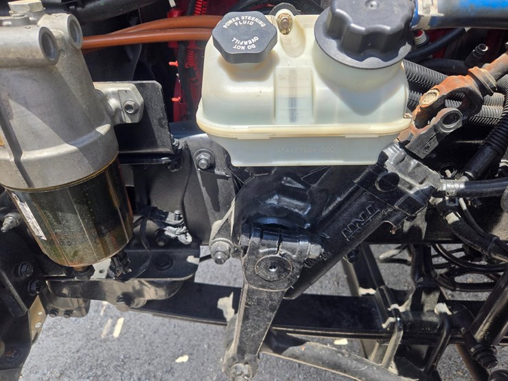 2018-freightliner-m2-106-image-25
