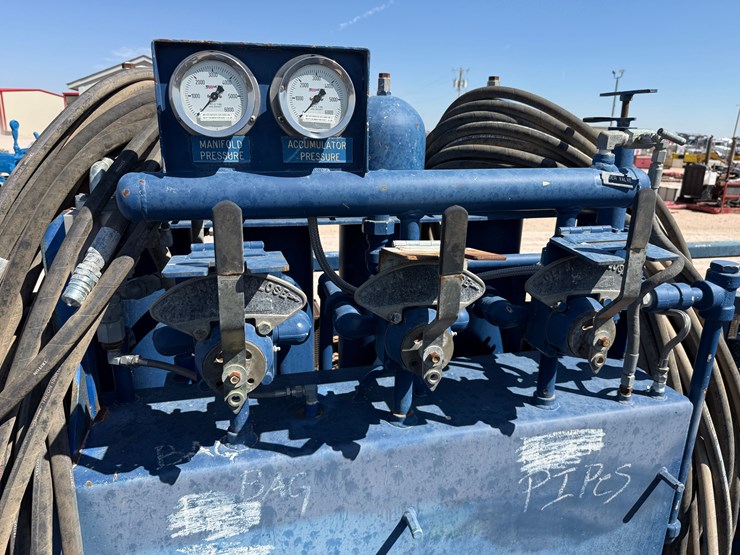 caterpillar-550-image-4