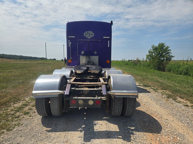 2006-kenworth-w900-image-14