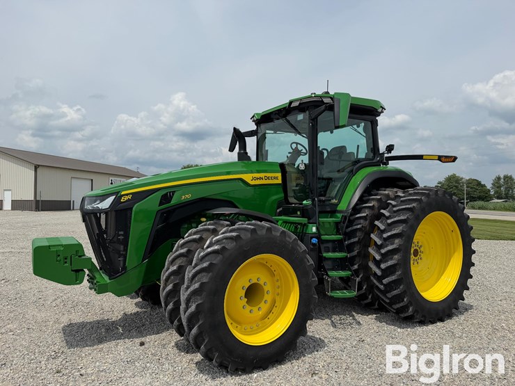 2025-john-deere-8r-370-image-1