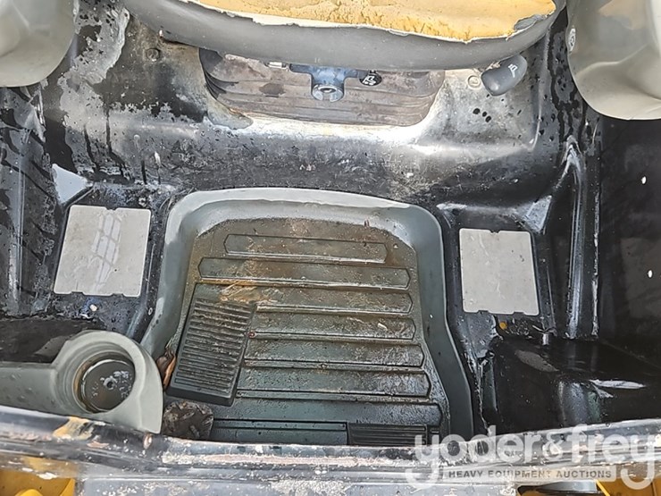 2016-caterpillar-262d-image-20
