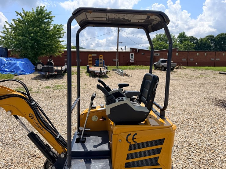 #25028-•-2025-mx20r-mini-excavator-image-23