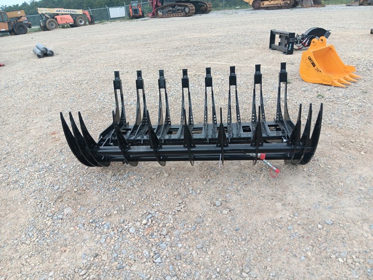 #l75-044-•-future-curved-wood-grabber-skid-steer-attachment-image-4