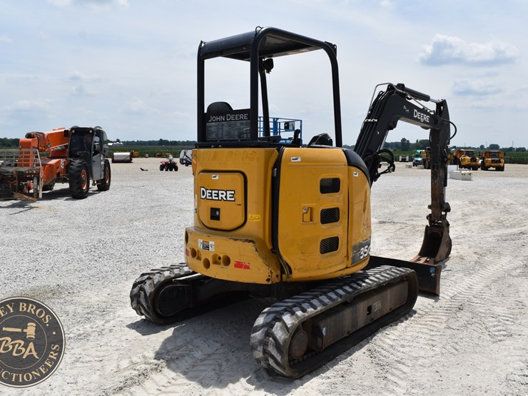 2020-deere-35g-image-5