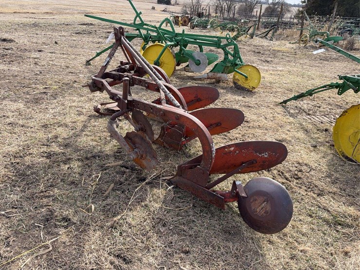 massey-ferguson-72-image-3