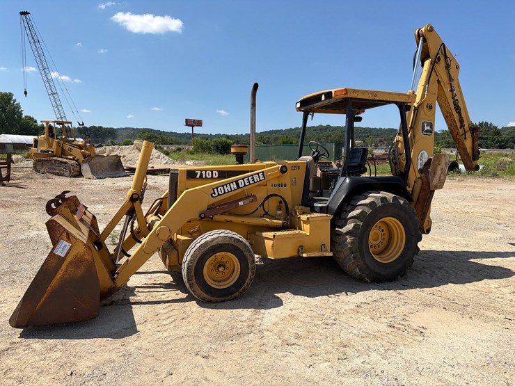 2000-deere-710d-image-3