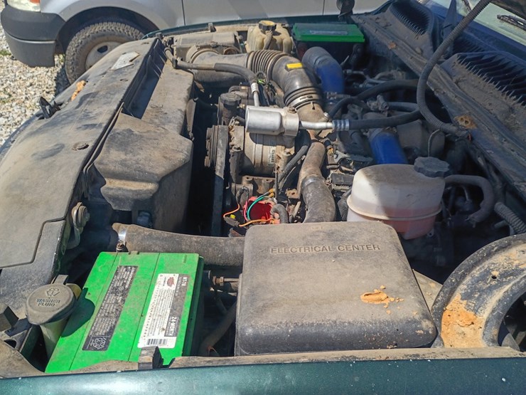 2001-chevrolet-silverado-3500-image-12