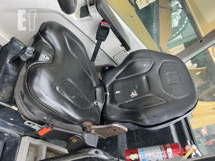 2017-caterpillar-tl642d-image-11