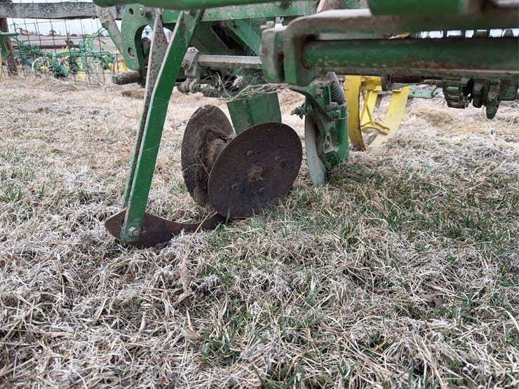 john-deere-two-row-planter-image-10