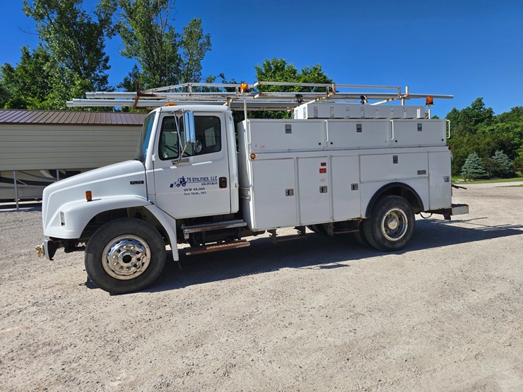 2001-freightliner-fl70-image-5
