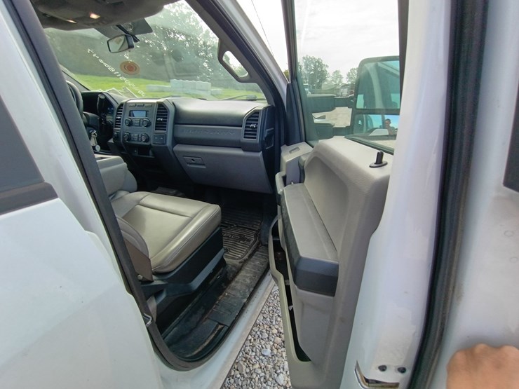 2018-ford-f350-image-32