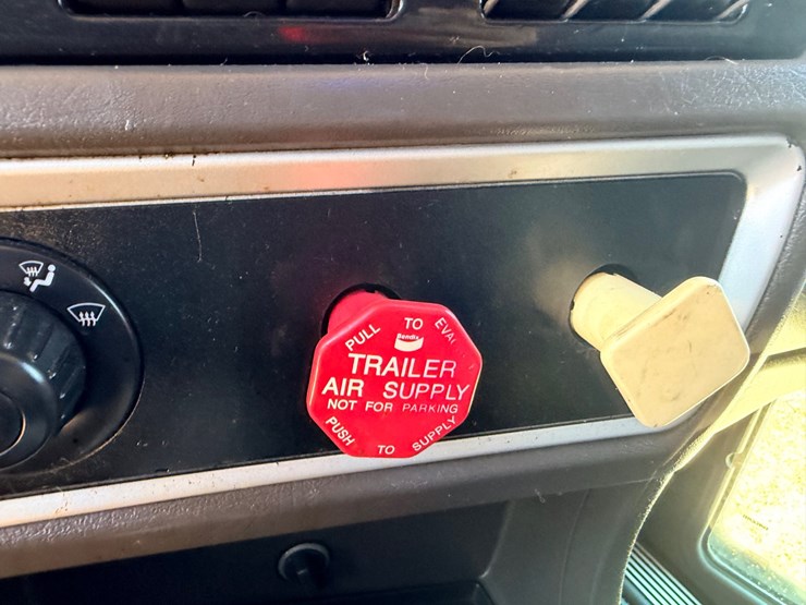 2010-kenworth-t800-image-121