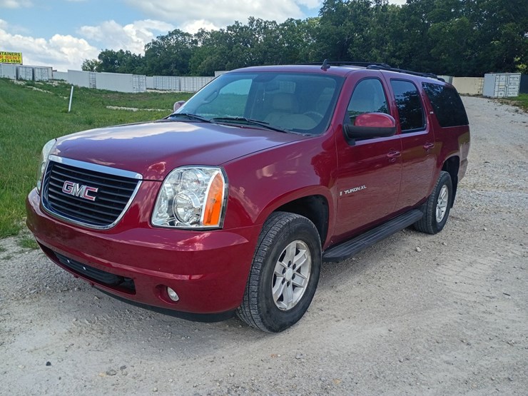 2009-gmc-yukon-xl-image-1