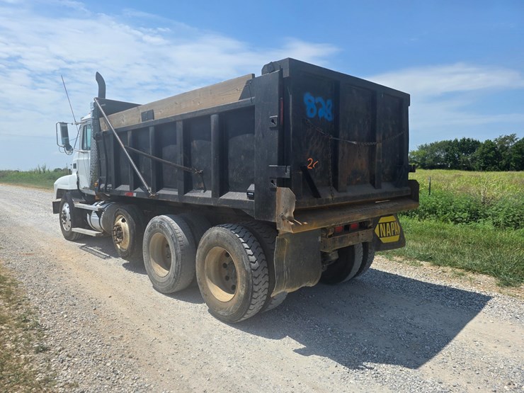 1994-mack-ch613-image-10