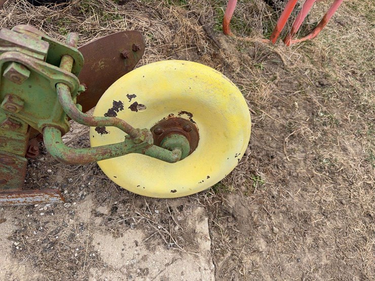 john-deere-two-bottom-plow-image-9