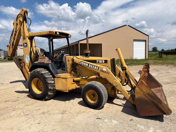 2000-deere-710d-image-13
