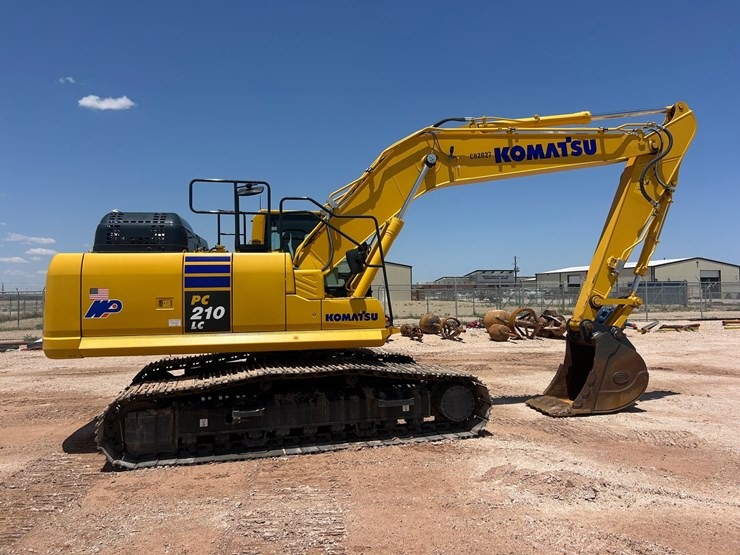 2025-komatsu-pc210-image-3