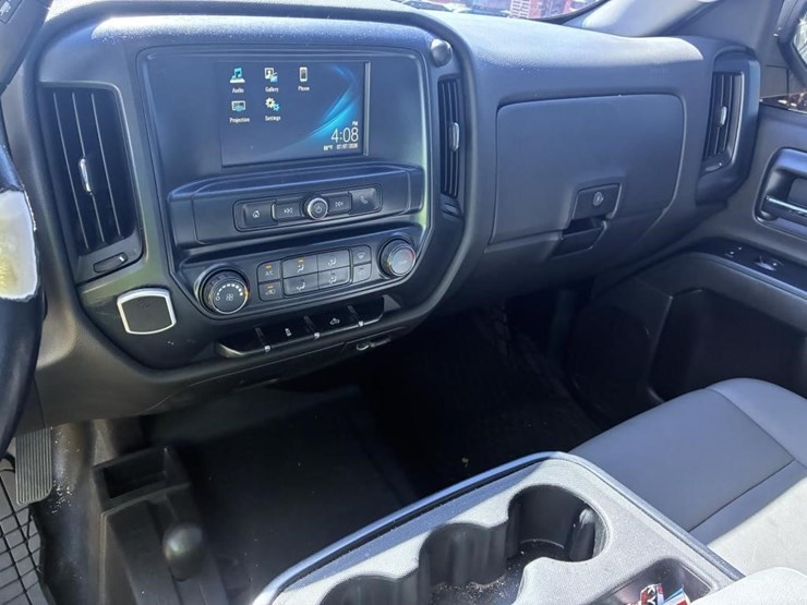 2018-chevrolet-silverado-1500-image-25