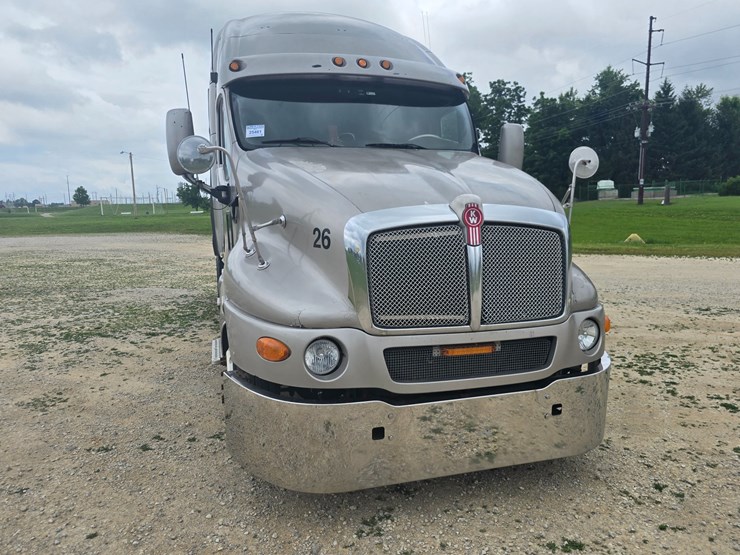 2010-kenworth-t2000-image-28