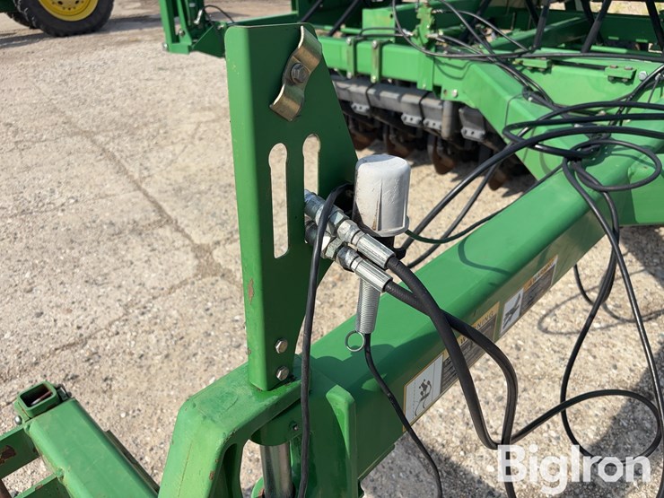 john-deere-1590-image-10