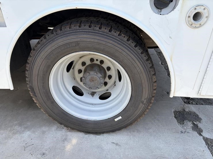 2012-ford-f550-image-5