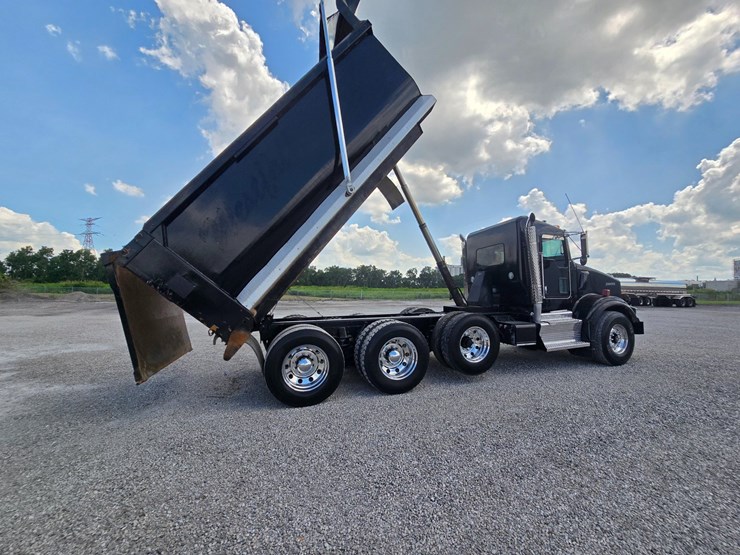 2015-kenworth-t800-image-96