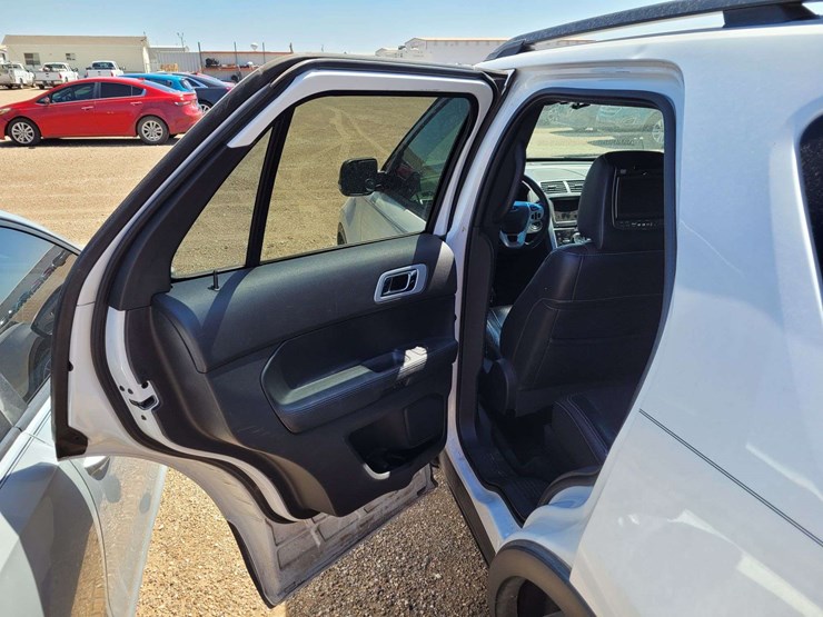 2013-ford-explorer-image-9