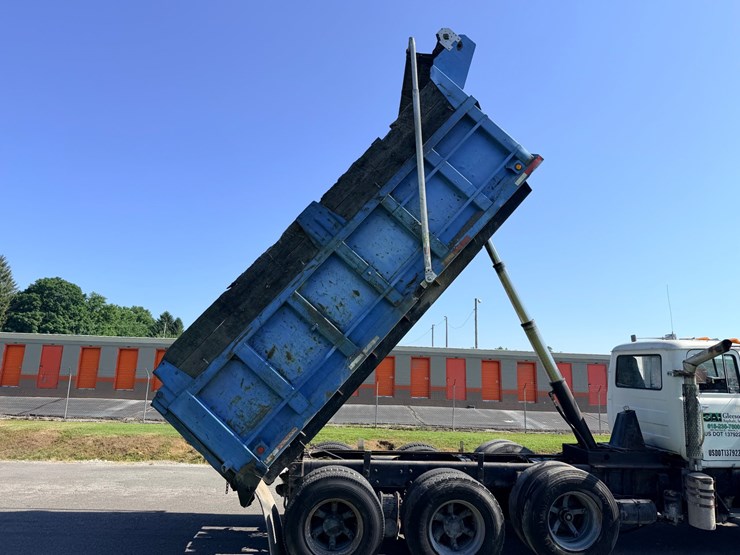1993-mack-dm690s-image-24