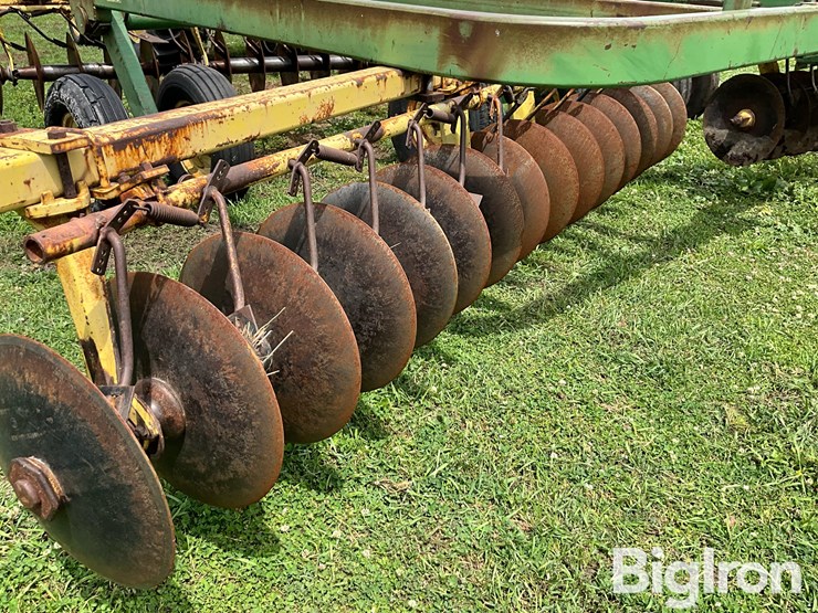 john-deere-220-image-15
