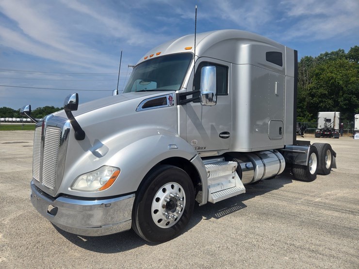 2018-kenworth-t680-image-3