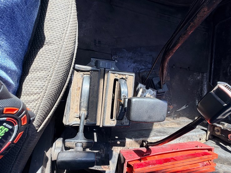 1993-mack-dm690s-image-127