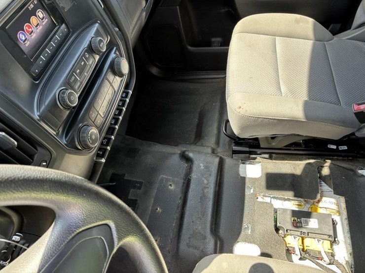 2015-gmc-2500hd-image-21