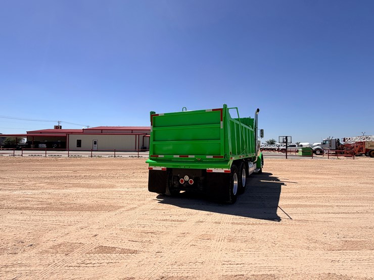 1996-peterbilt-379-image-5