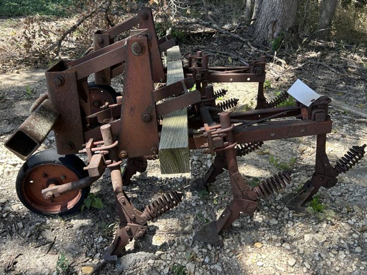 #182-•-chisel-plow-image-1