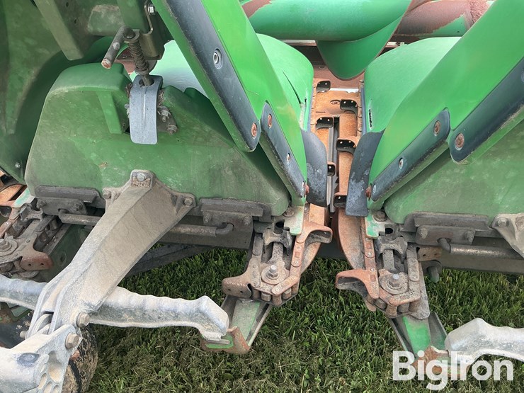 2012-john-deere-608c-image-16
