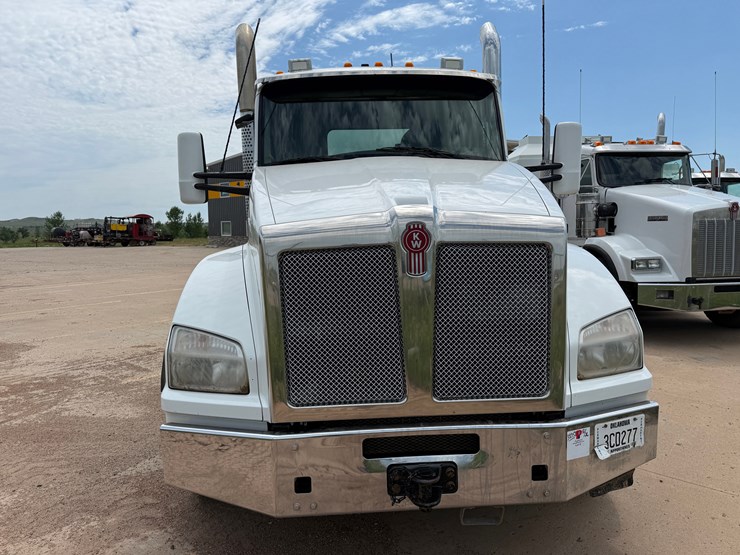 2017-kenworth-t880-image-3