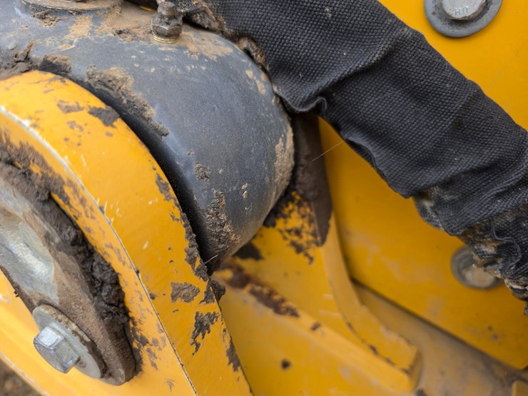 2015-deere-700k-image-96