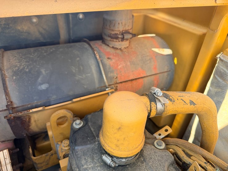 2010-caterpillar-328d-image-22