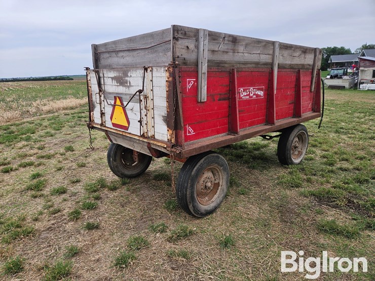 bus-brown-/-case-harvest-wagon-w/hoist-image-5