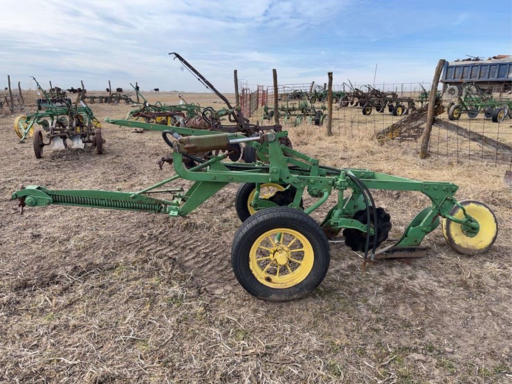 john-deere-no.-44-pull-type-two-bottom-plow-image-2