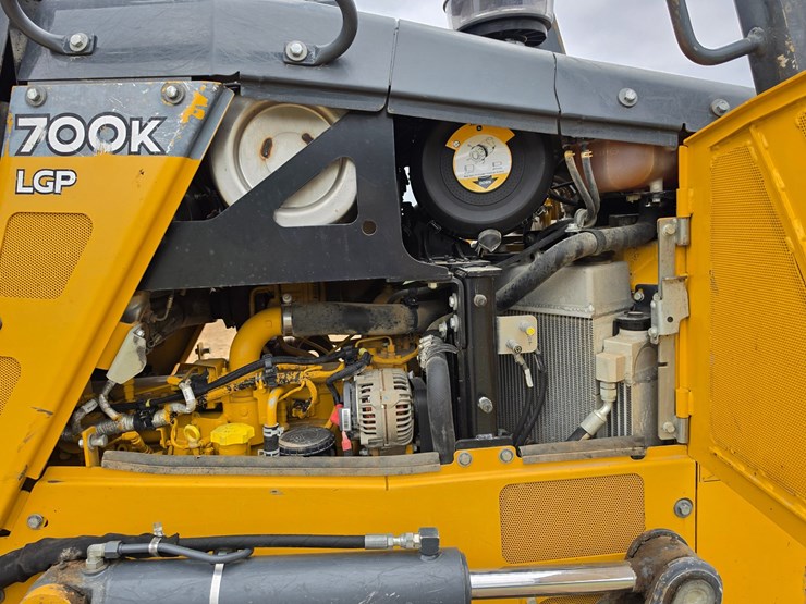 2015-deere-700k-image-30